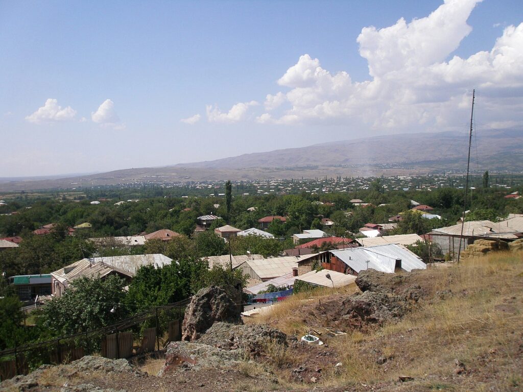 Oshakan village