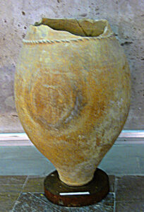 wine pottery known as karas in Armenian, from Argishtikhinili of Armavir, dating back to the 8th century BC